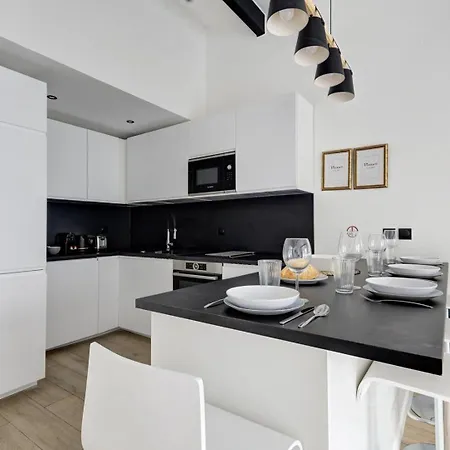 321 New Delhi - Superbe Apartment Suresnes
